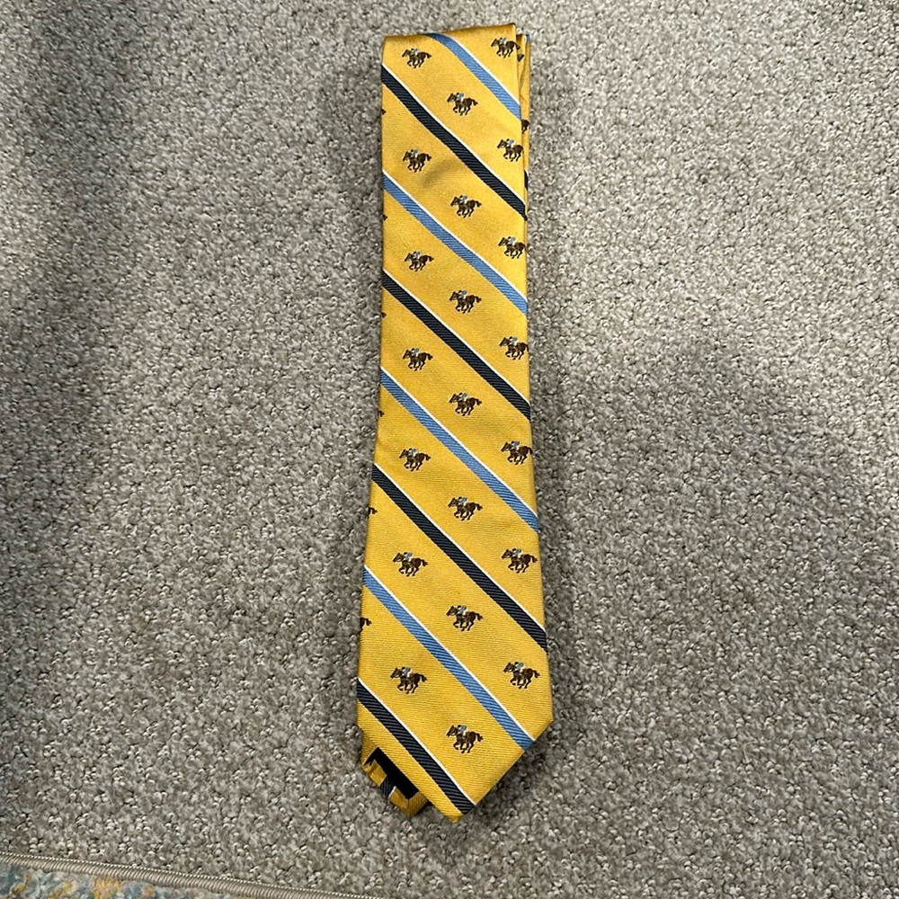 Cremieux Men’s Gold Tie with Jockeys